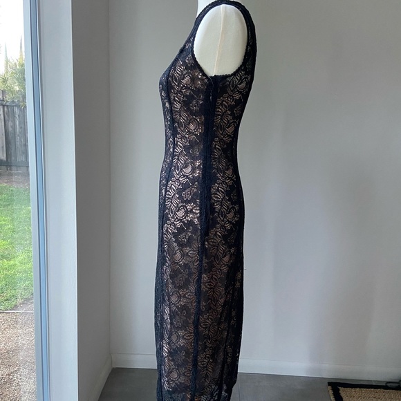 NWT Isaac Mizrahi vintage beautiful knee length black lace sheath w/nude lining. - Picture 2 of 5